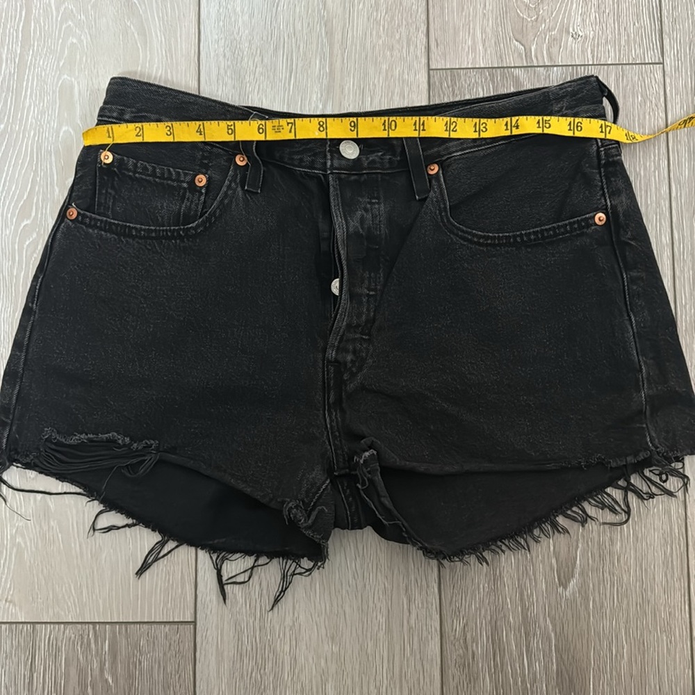 501 Levi Black Jean Shorts, Size W30 - Picture 9 of 14
